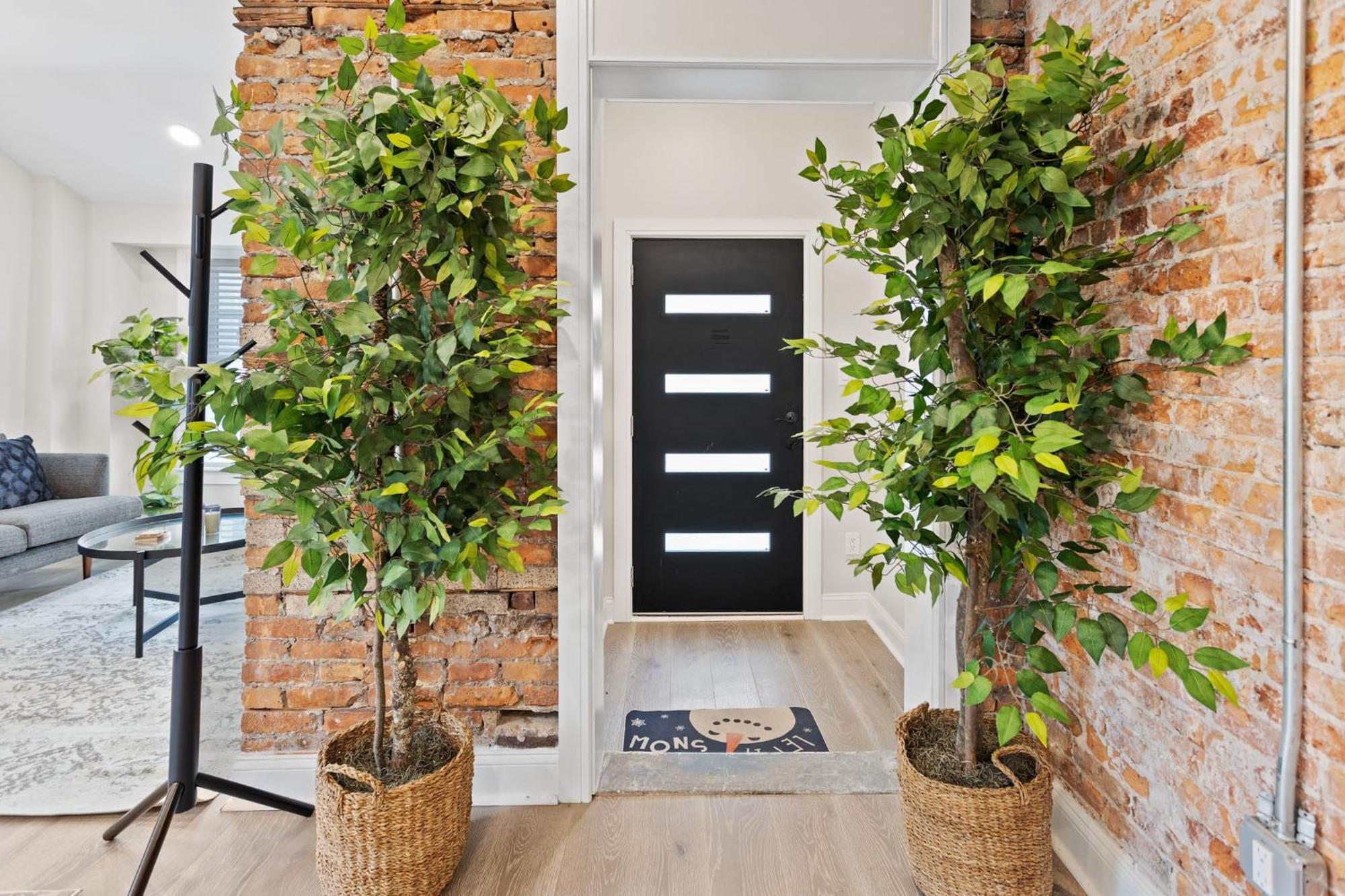 Loopin Around Atlantic Luxe 5br Townhouse In Orange Loop *