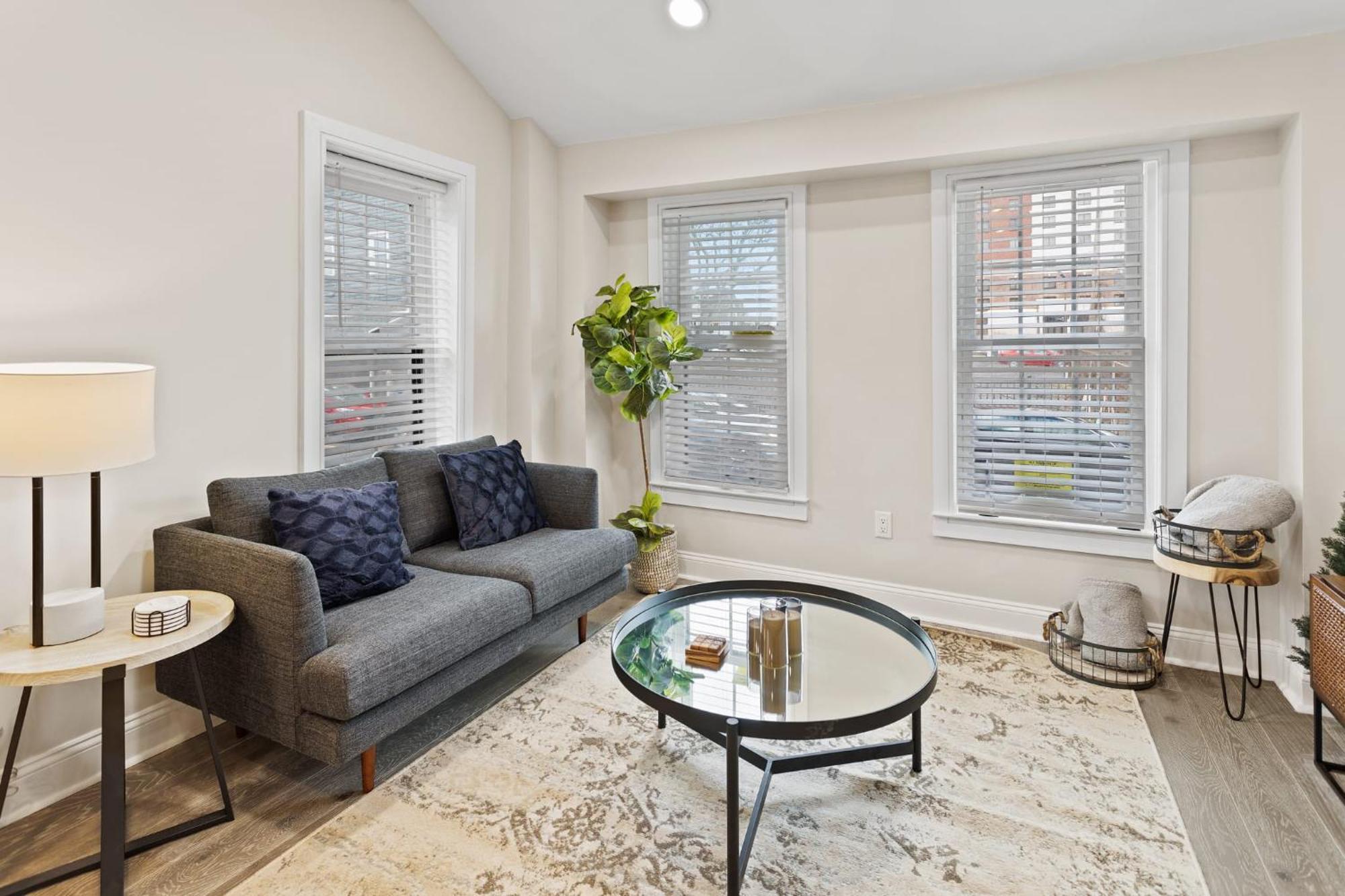 Loopin Around Atlantic Luxe 5br Townhouse In Orange Loop *